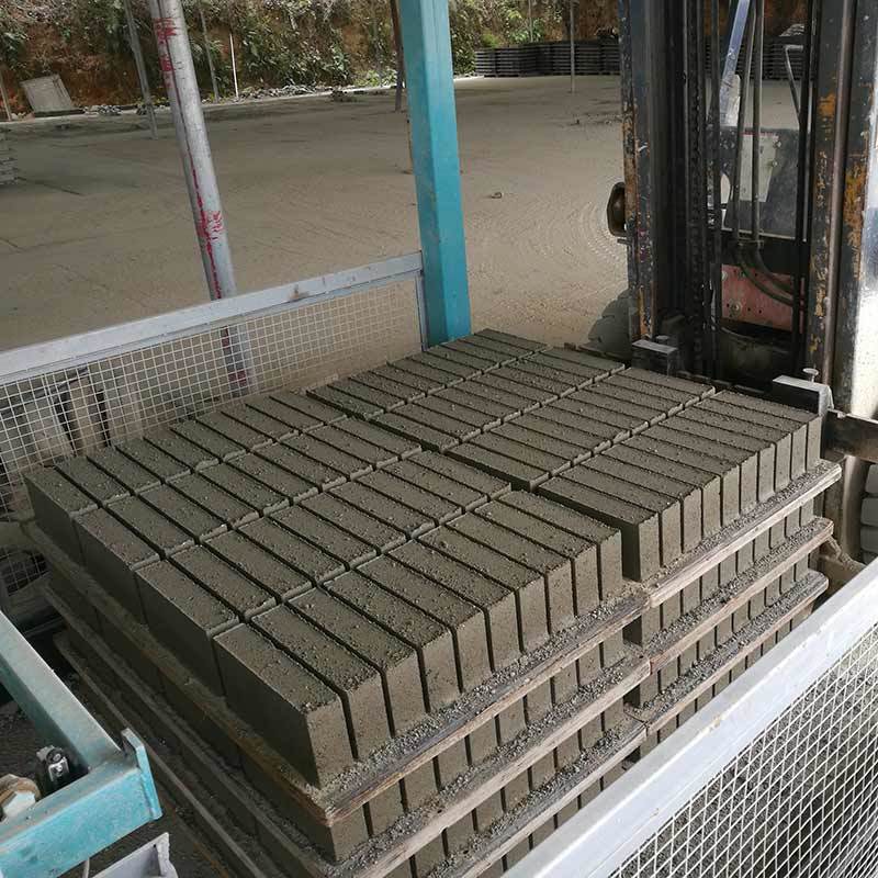 Meaisín Déanamh Bloc Paver: An Treoir Deiridh